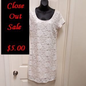 NWT Tiana B. White Lace Dress